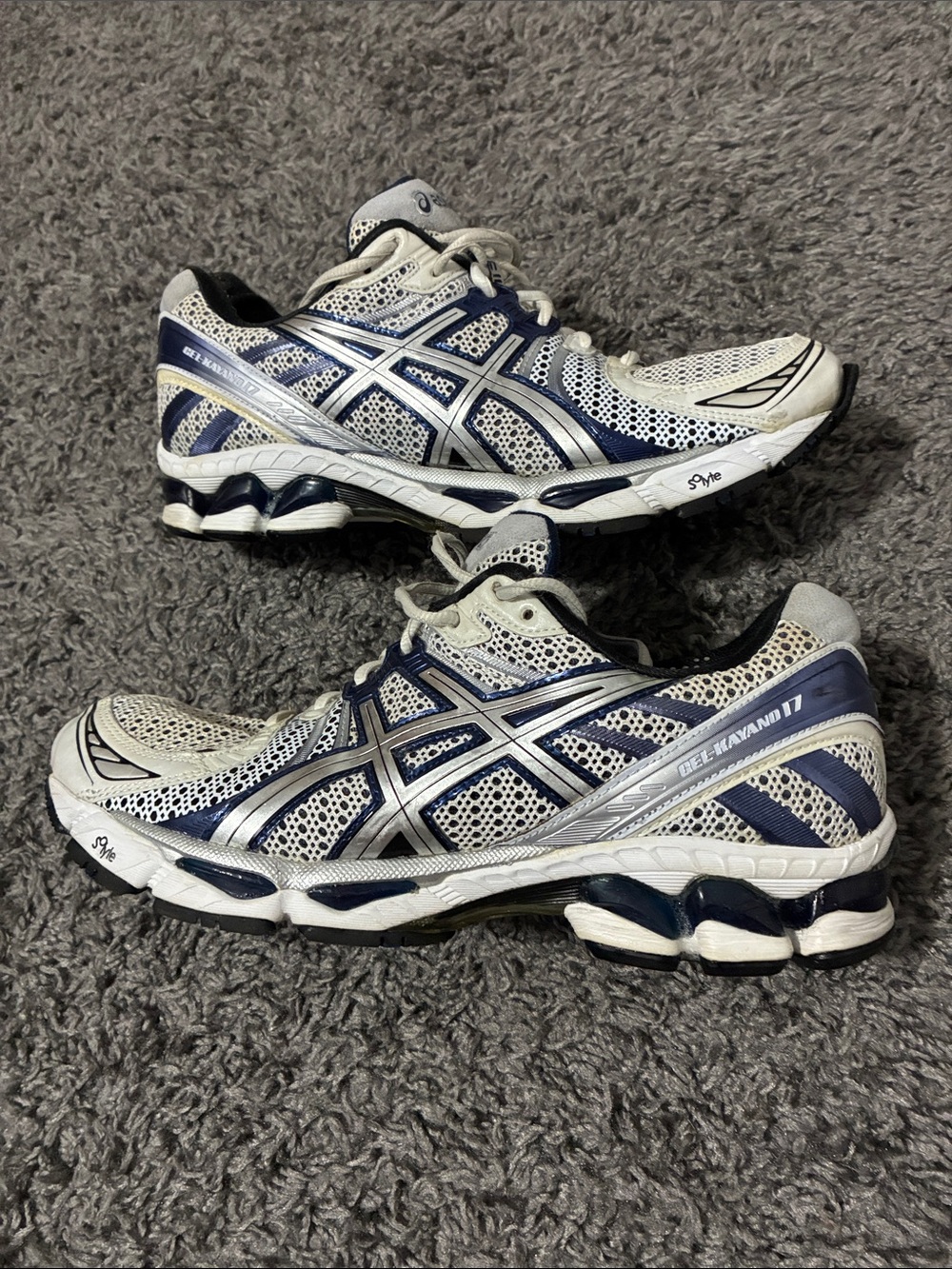 ASICS gel kayano 17
